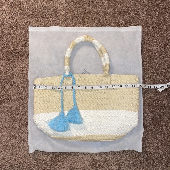 Altru Tote - Picture 6 of 8